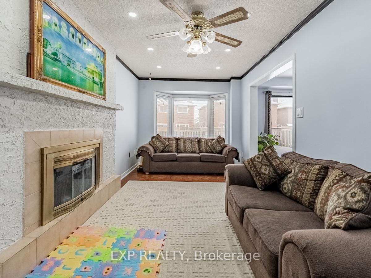 Photo 14 of 76 Blackmere Circle, Brampton, Fletcher's Creek South — HOMEH