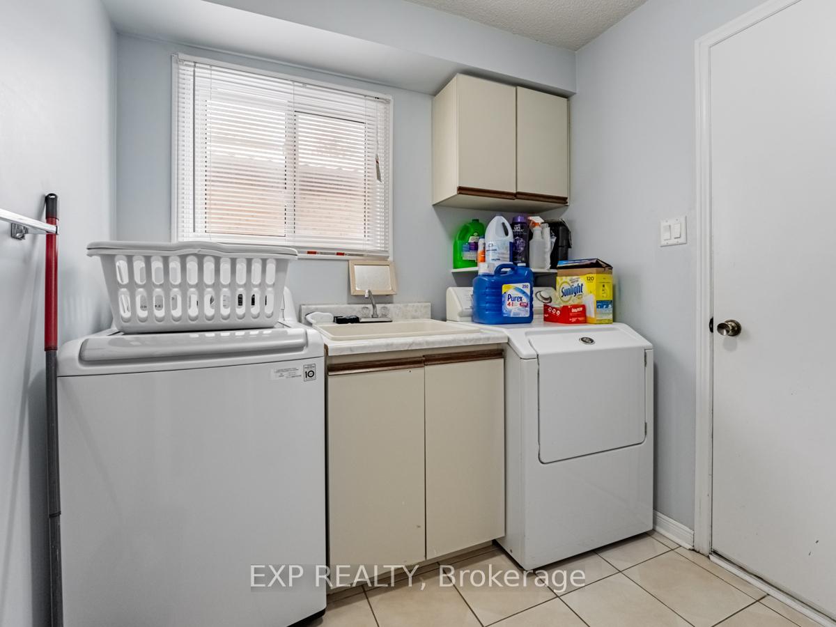 Photo 15 of 76 Blackmere Circle, Brampton, Fletcher's Creek South — HOMEH
