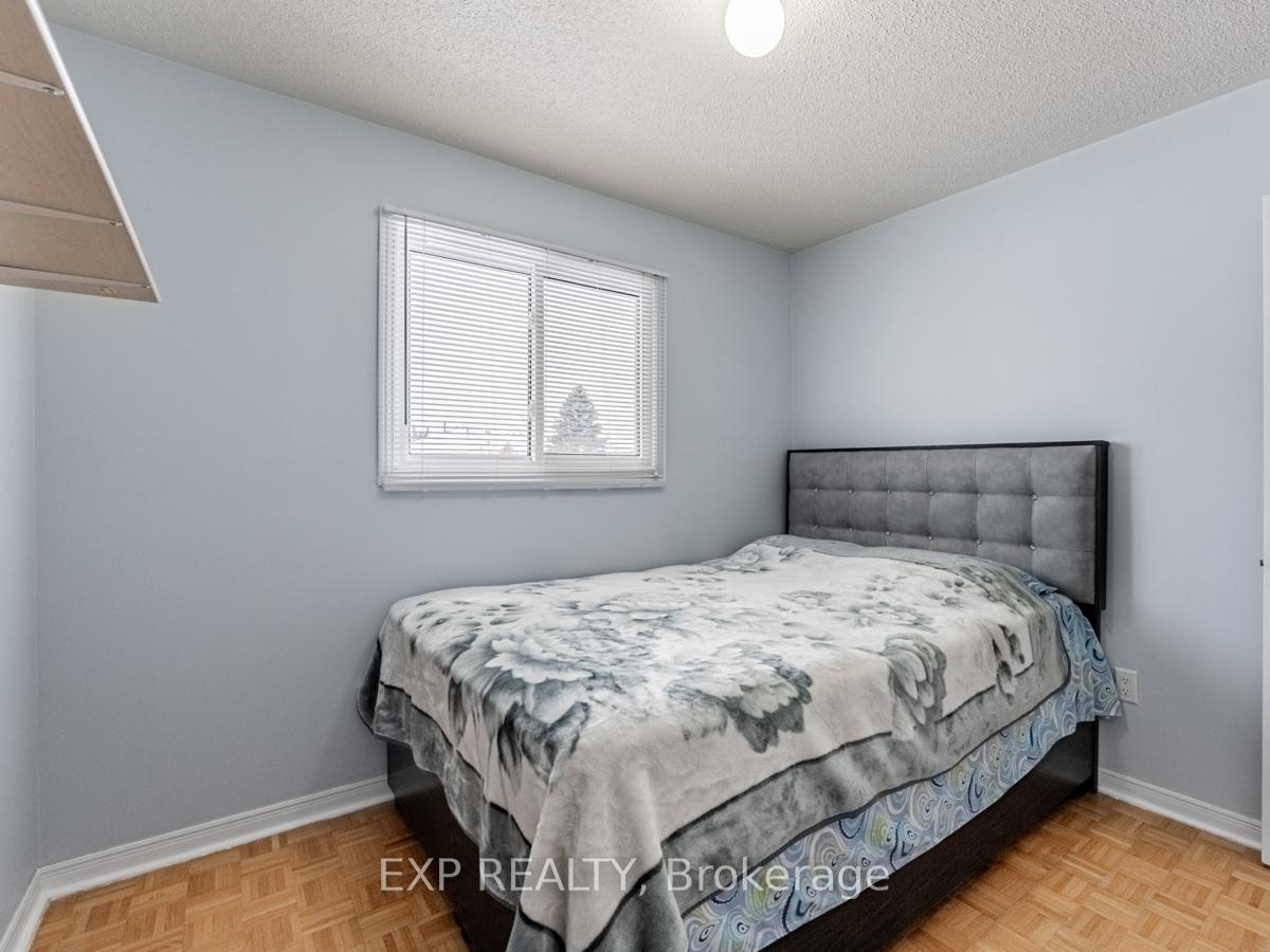 Photo 17 of 76 Blackmere Circle, Brampton, Fletcher's Creek South — HOMEH
