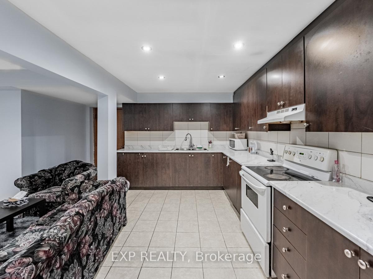 Photo 27 of 76 Blackmere Circle, Brampton, Fletcher's Creek South — HOMEH