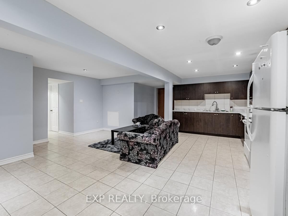 Photo 28 of 76 Blackmere Circle, Brampton, Fletcher's Creek South — HOMEH