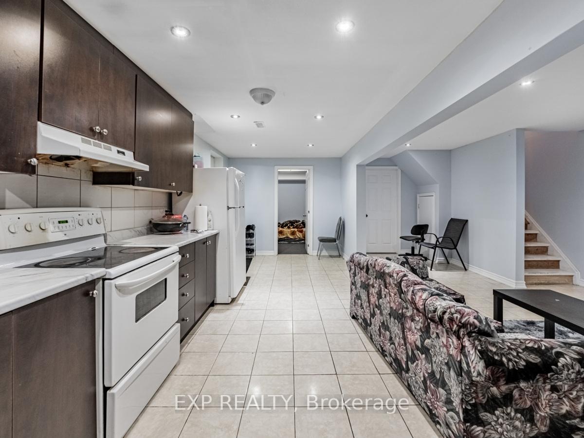 Photo 29 of 76 Blackmere Circle, Brampton, Fletcher's Creek South — HOMEH