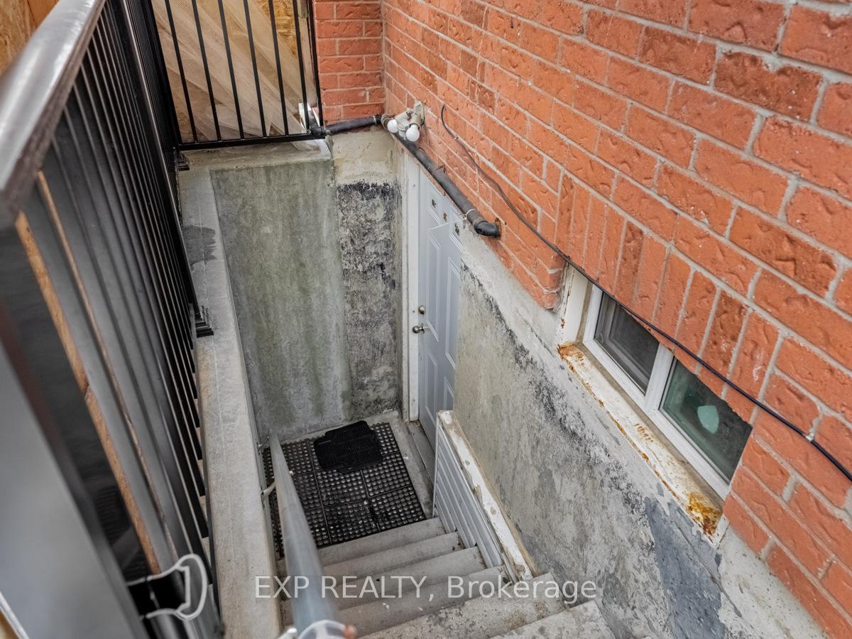 Photo 34 of 76 Blackmere Circle, Brampton, Fletcher's Creek South — HOMEH