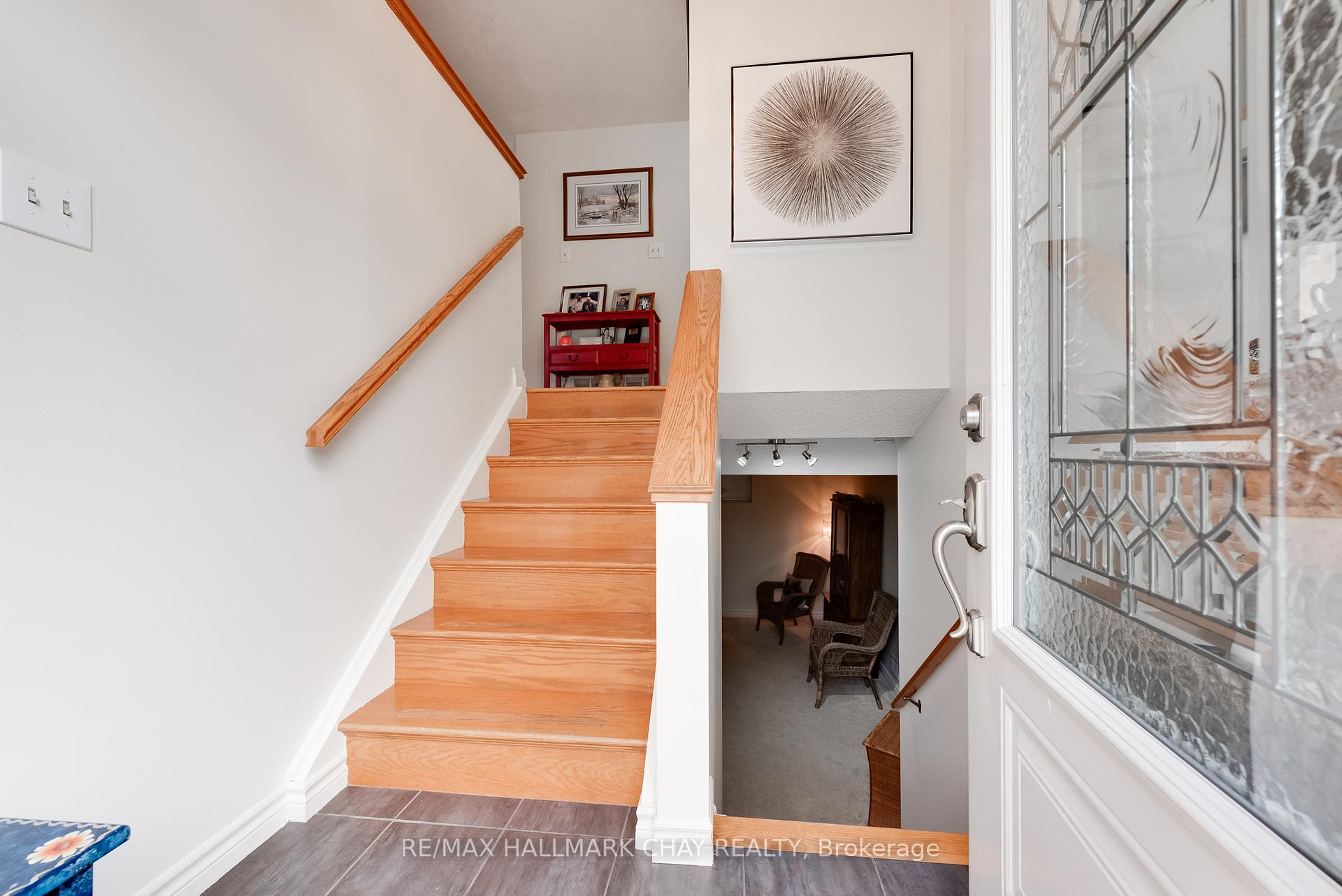 Photo 18 of 7 Keats Drive, Barrie, Letitia Heights — HOMEH