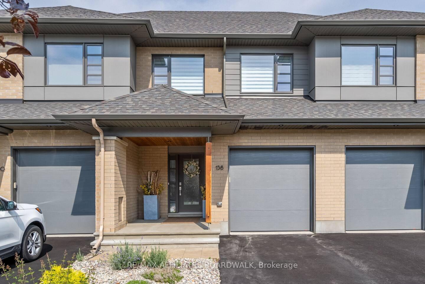 Photo 2 of 138 Larimar Circle, Ottawa, Riverside South/Gloucester Glen — HOMEH