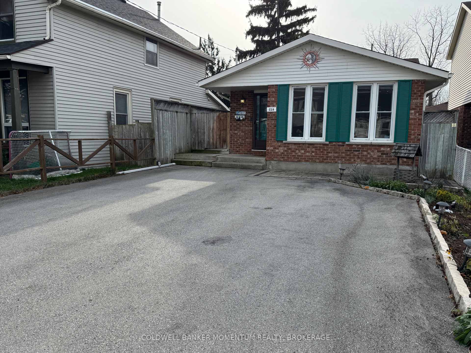 Photo 1 of 22 1/2 Durham Drive, St. Catharines, Port Weller — HOMEH