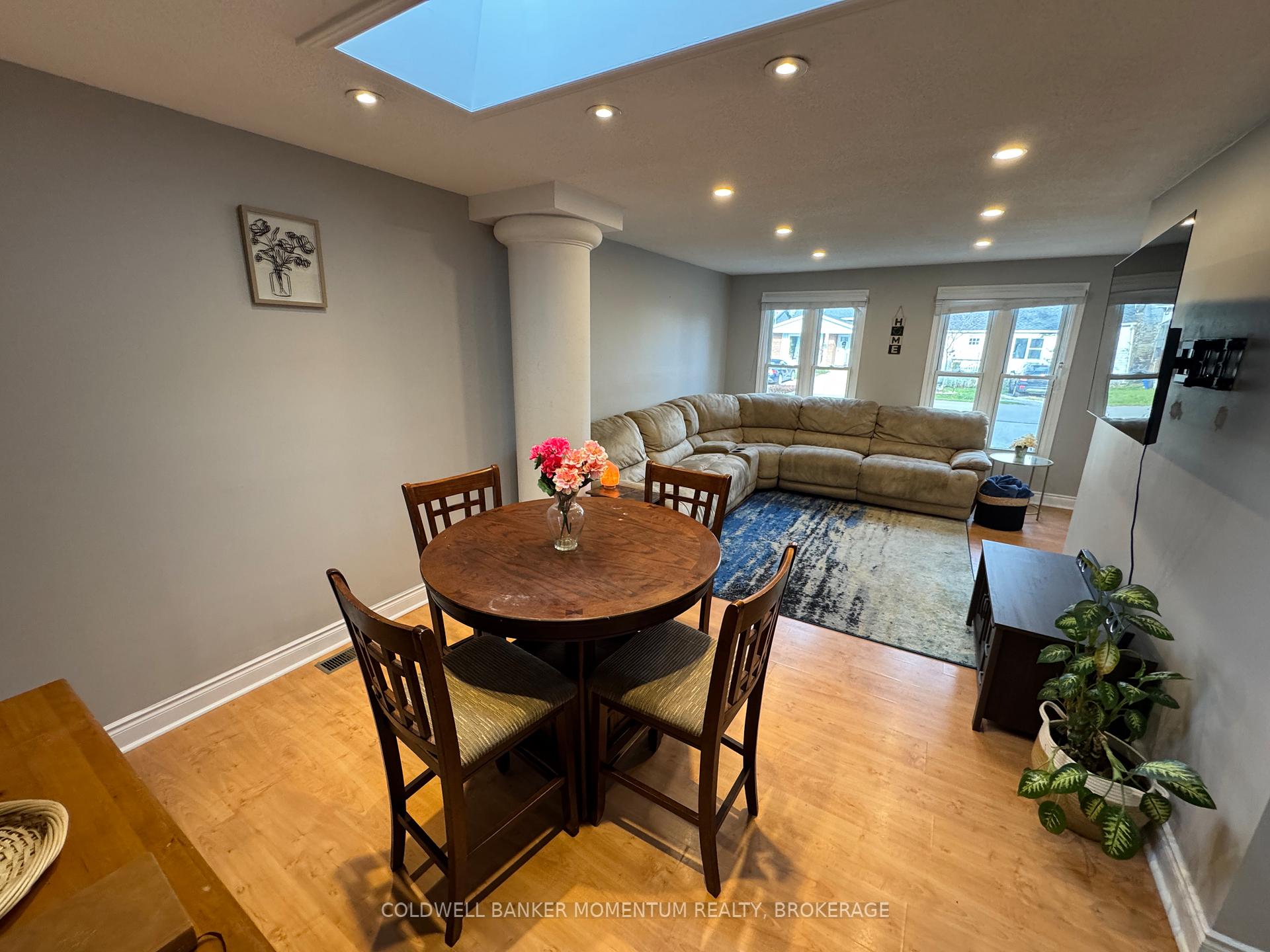 Photo 7 of 22 1/2 Durham Drive, St. Catharines, Port Weller — HOMEH