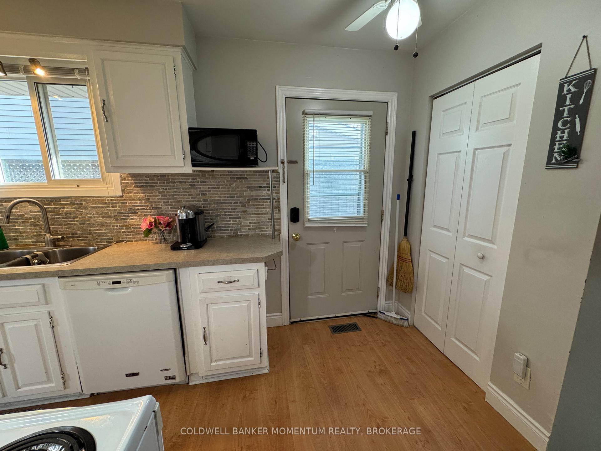 Photo 11 of 22 1/2 Durham Drive, St. Catharines, Port Weller — HOMEH
