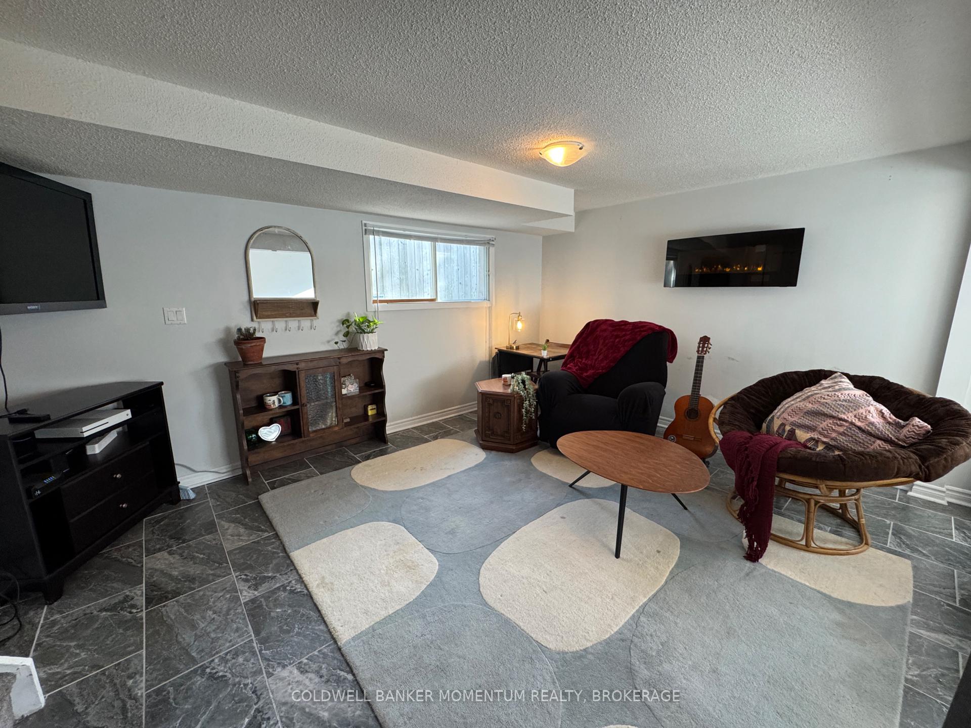 Photo 20 of 22 1/2 Durham Drive, St. Catharines, Port Weller — HOMEH