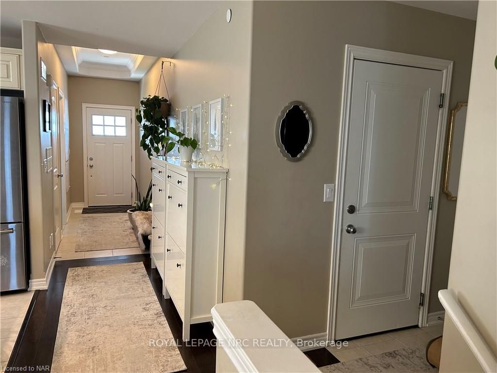 Photo 4 of 82 Parkside Drive, St. Catharines, Port Weller — HOMEH