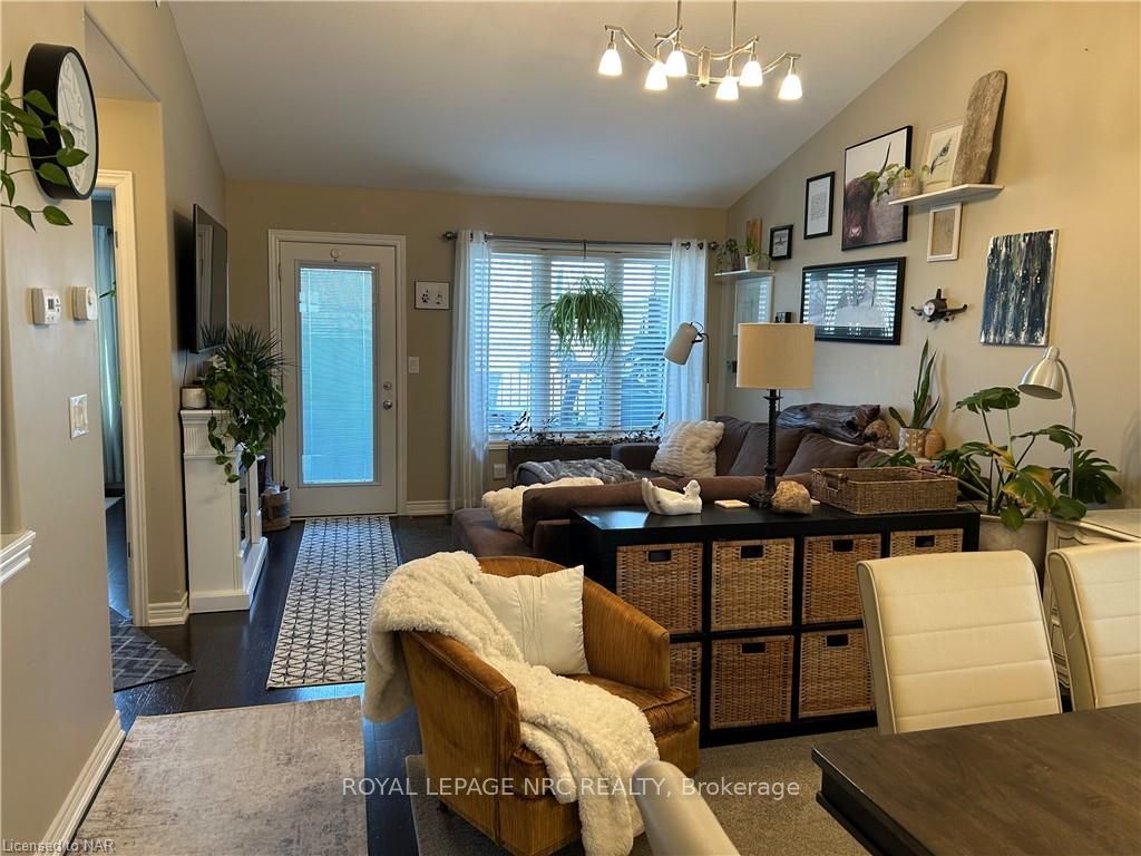 Photo 12 of 82 Parkside Drive, St. Catharines, Port Weller — HOMEH