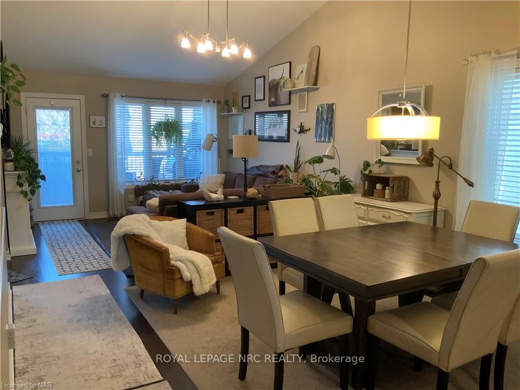 Photo 15 of 82 Parkside Drive, St. Catharines, Port Weller — HOMEH