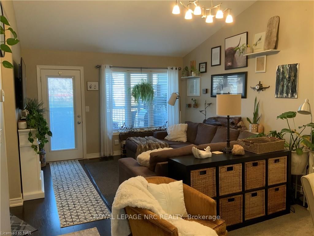 Photo 16 of 82 Parkside Drive, St. Catharines, Port Weller — HOMEH
