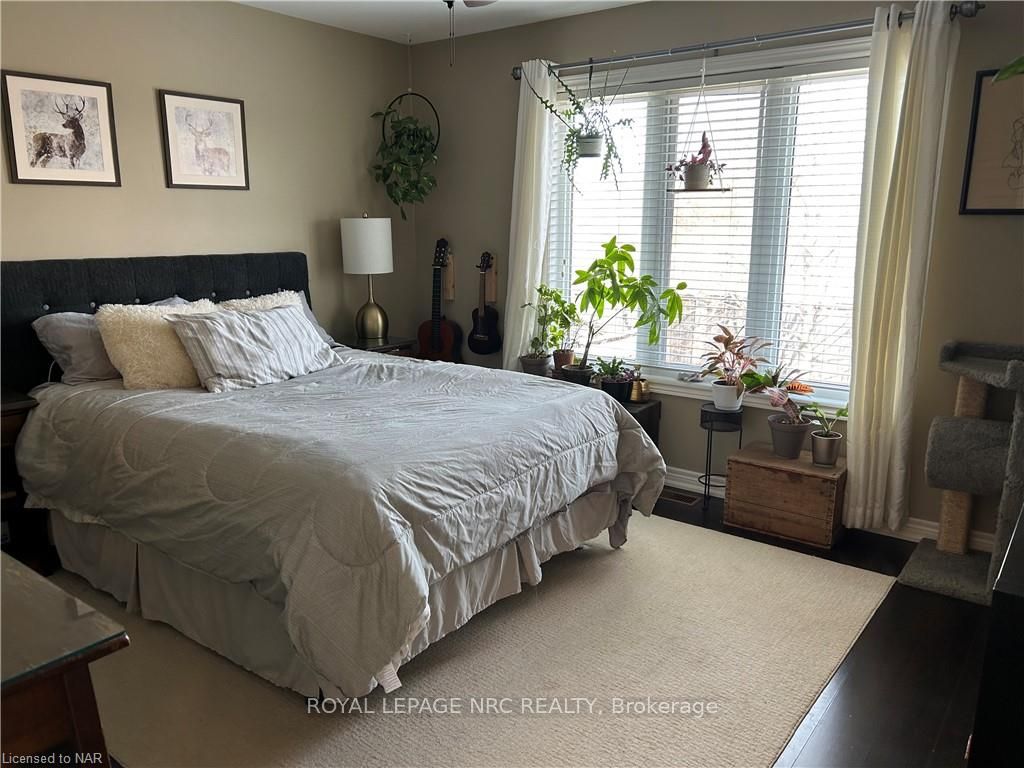 Photo 21 of 82 Parkside Drive, St. Catharines, Port Weller — HOMEH