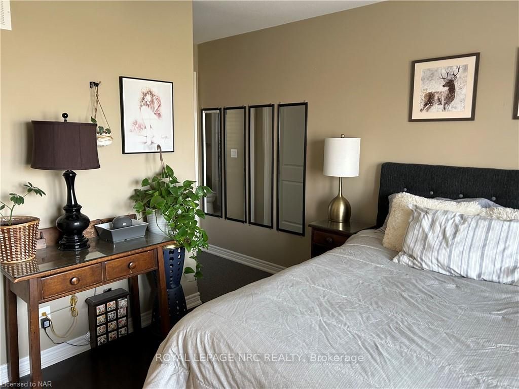 Photo 22 of 82 Parkside Drive, St. Catharines, Port Weller — HOMEH