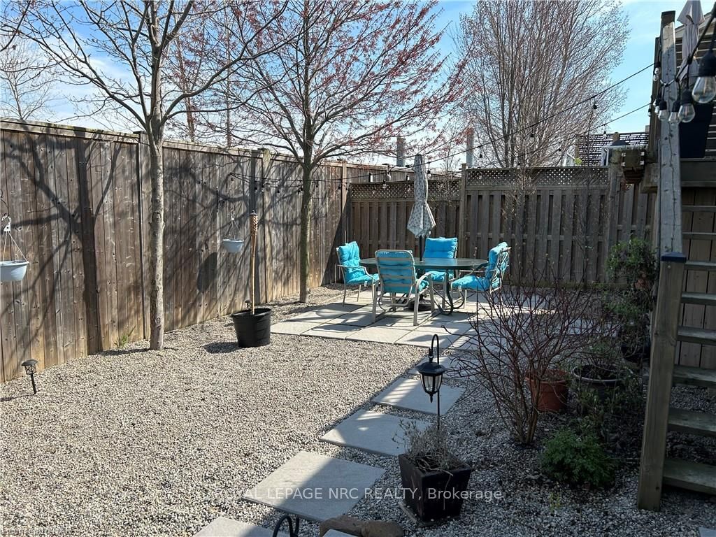 Photo 32 of 82 Parkside Drive, St. Catharines, Port Weller — HOMEH