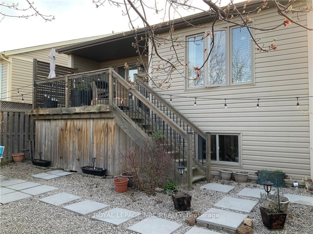 Photo 33 of 82 Parkside Drive, St. Catharines, Port Weller — HOMEH