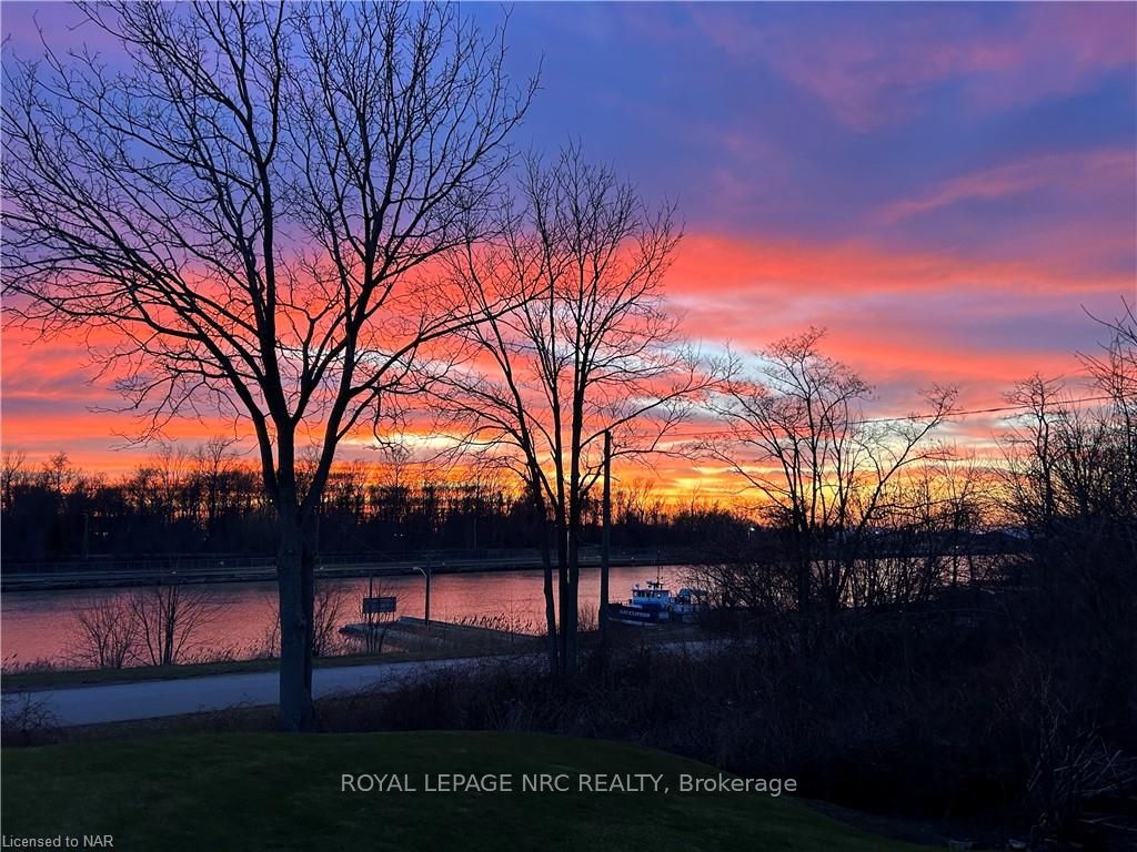 Photo 34 of 82 Parkside Drive, St. Catharines, Port Weller — HOMEH