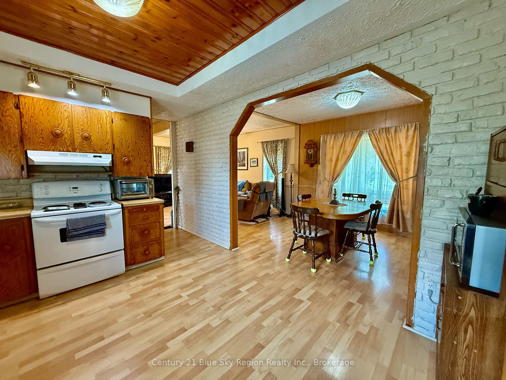 Photo 17 of 363 Park Street, Mattawa — HOMEH