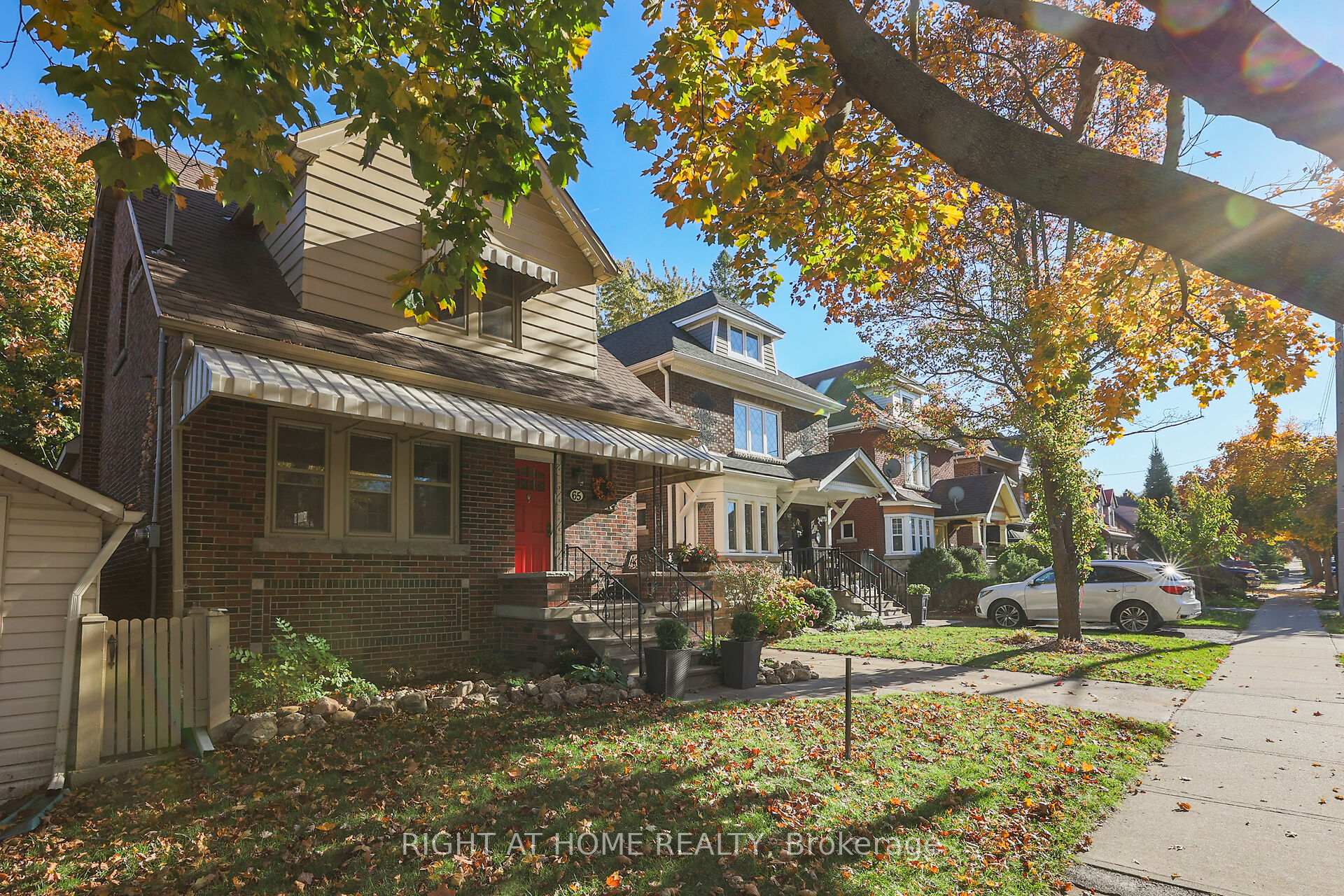 Photo 2 of 65 London Street S, Hamilton, Delta — HOMEH