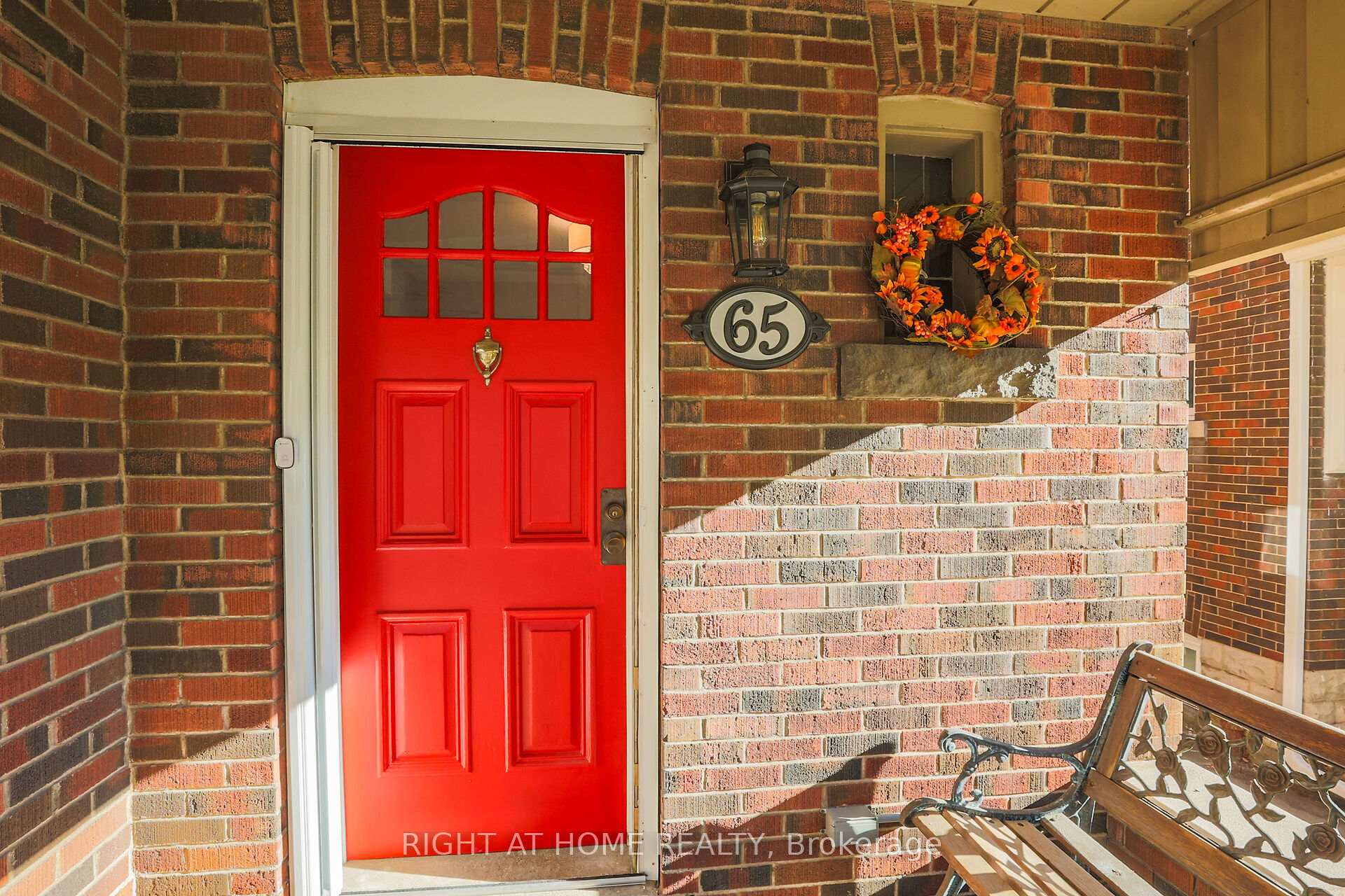 Photo 3 of 65 London Street S, Hamilton, Delta — HOMEH