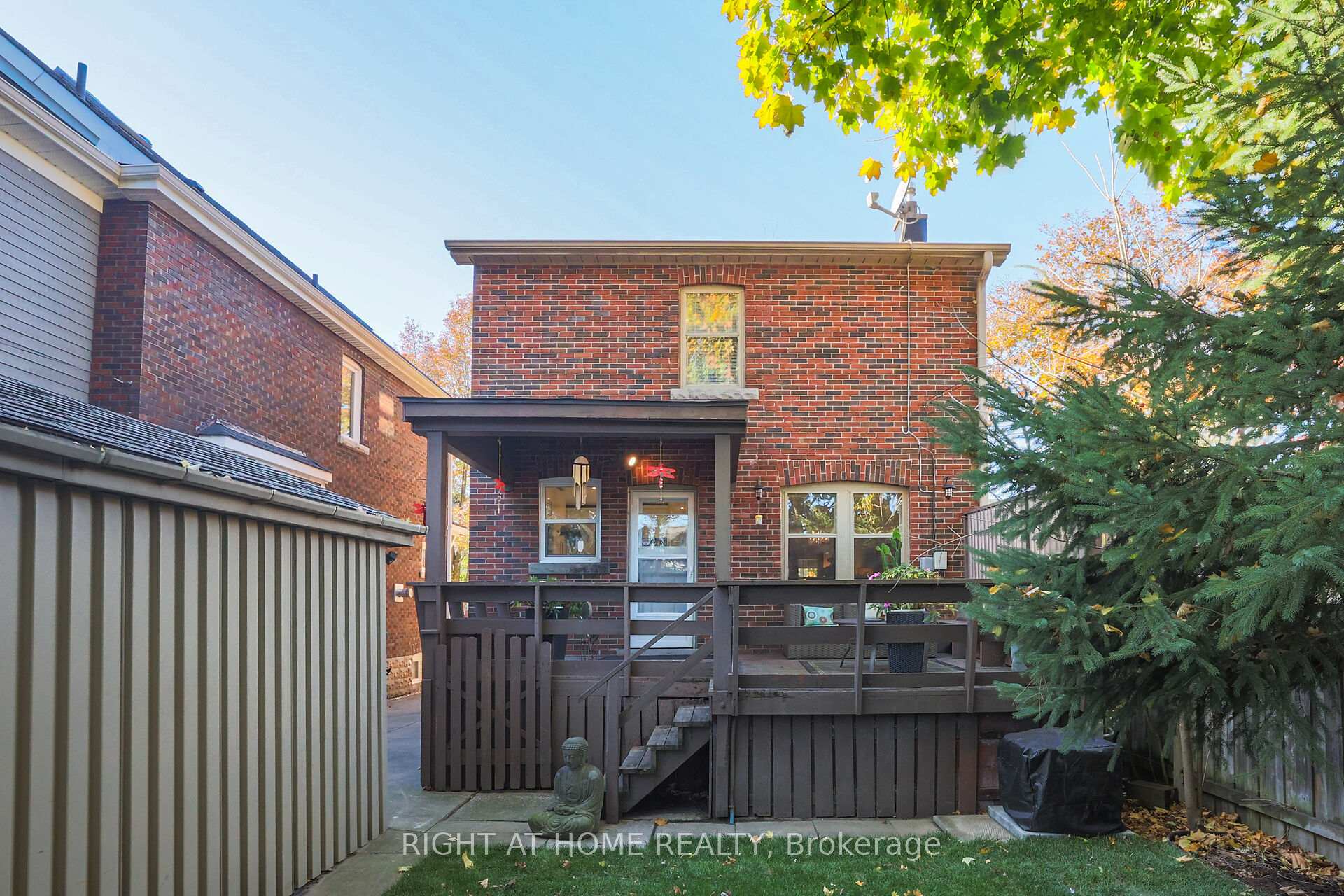 Photo 9 of 65 London Street S, Hamilton, Delta — HOMEH
