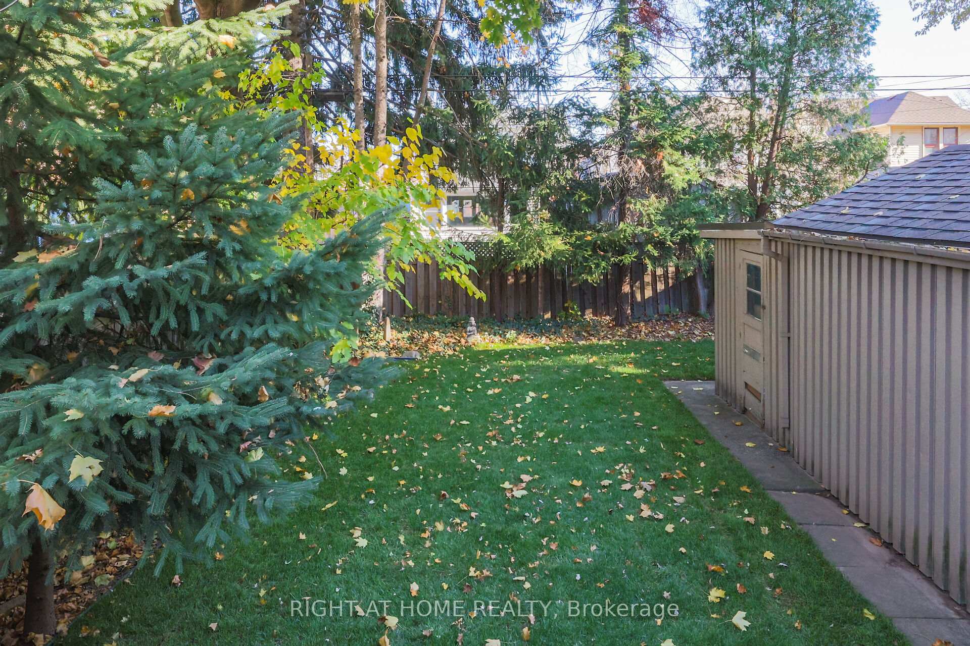 Photo 11 of 65 London Street S, Hamilton, Delta — HOMEH