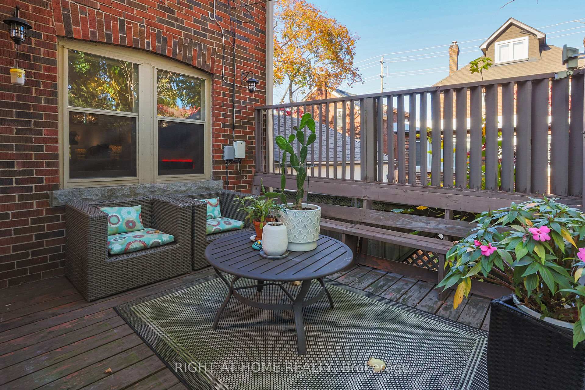 Photo 13 of 65 London Street S, Hamilton, Delta — HOMEH