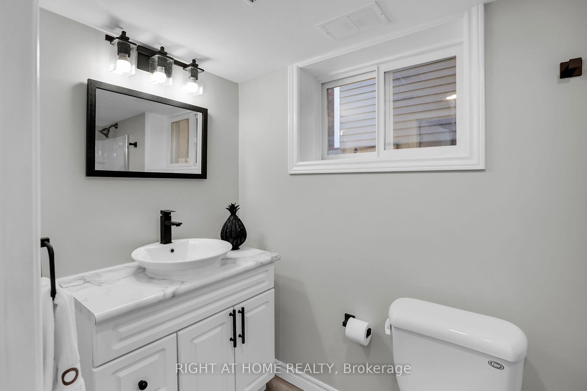 Photo 16 of 65 London Street S, Hamilton, Delta — HOMEH