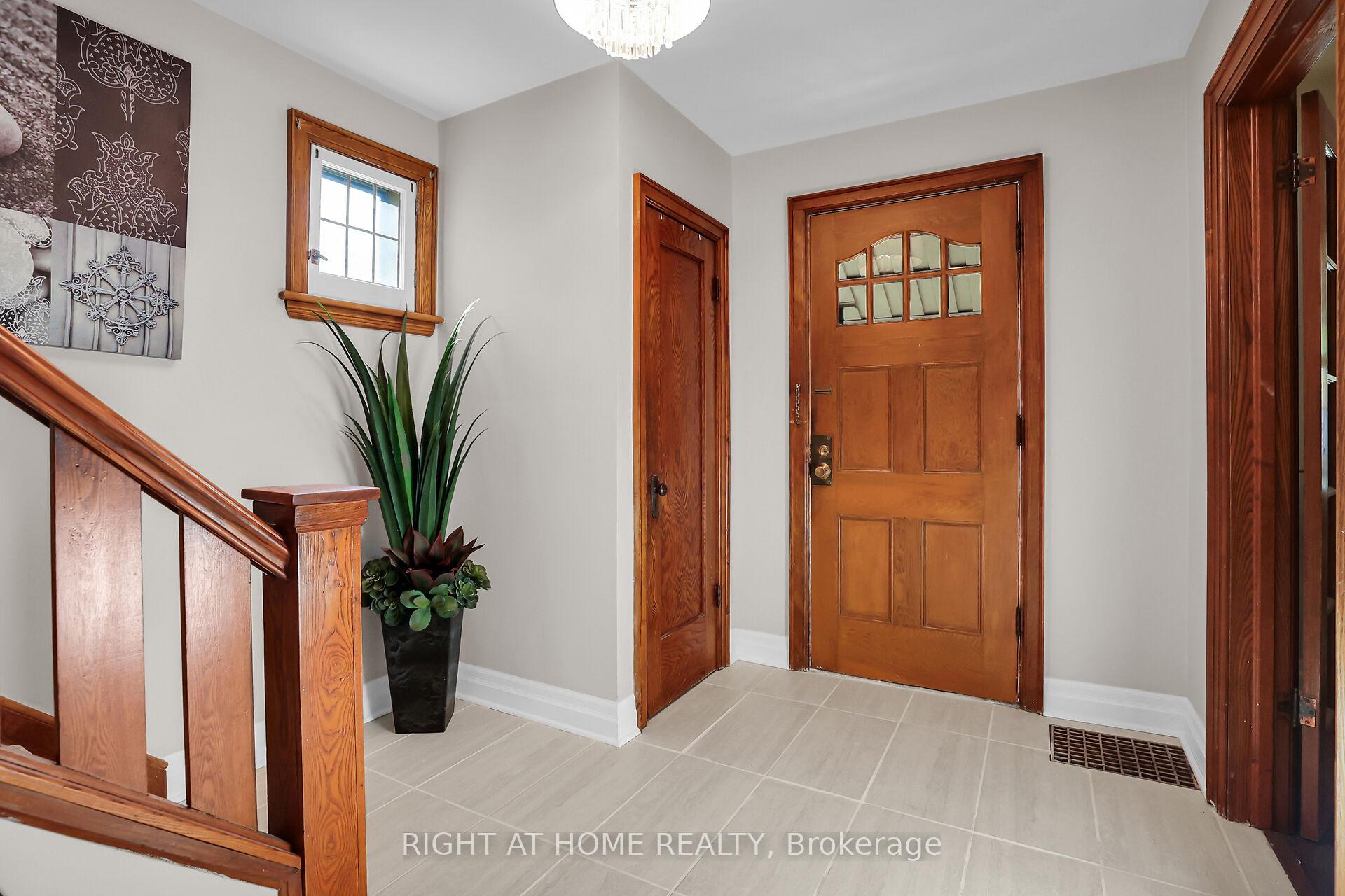 Photo 19 of 65 London Street S, Hamilton, Delta — HOMEH