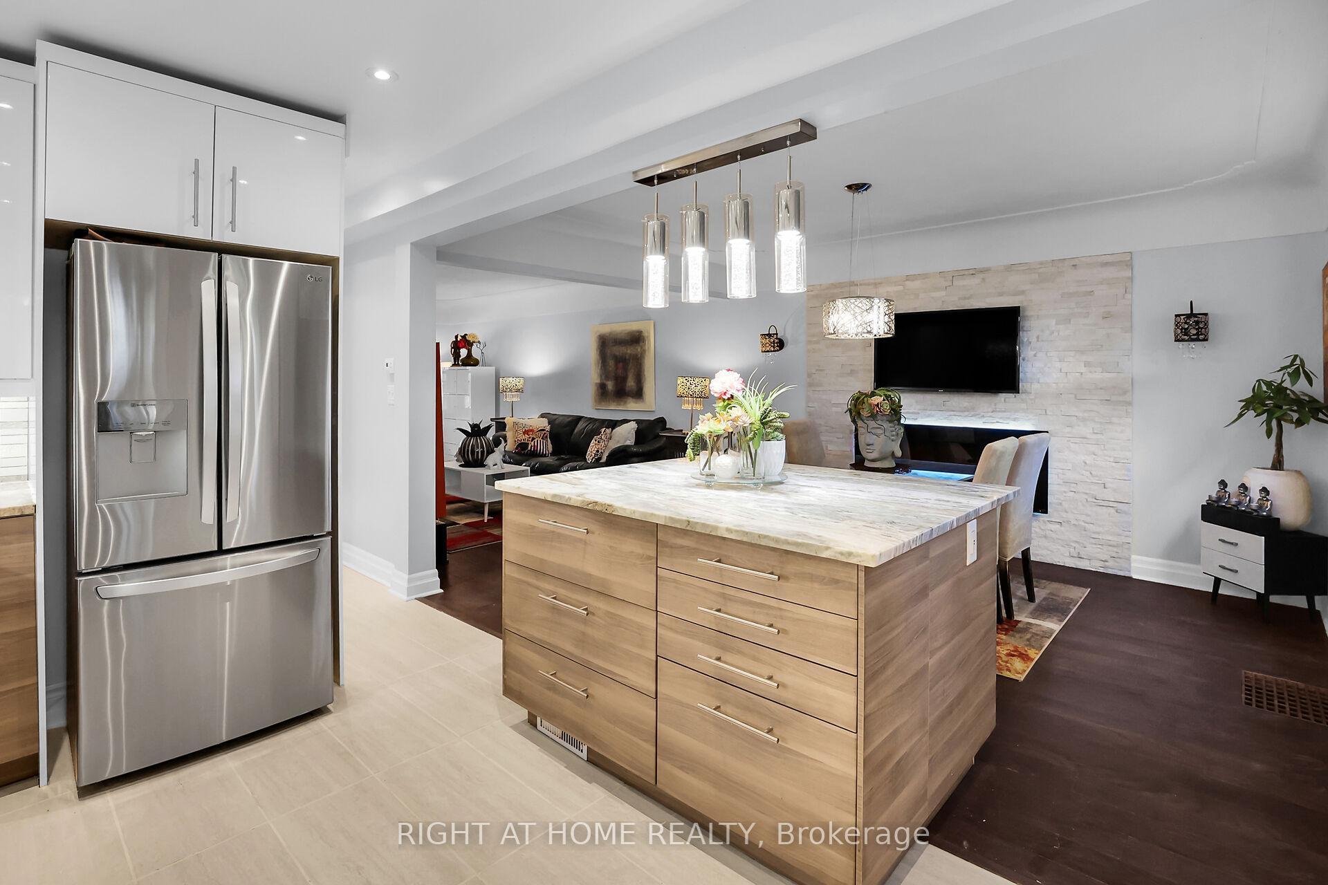 Photo 29 of 65 London Street S, Hamilton, Delta — HOMEH