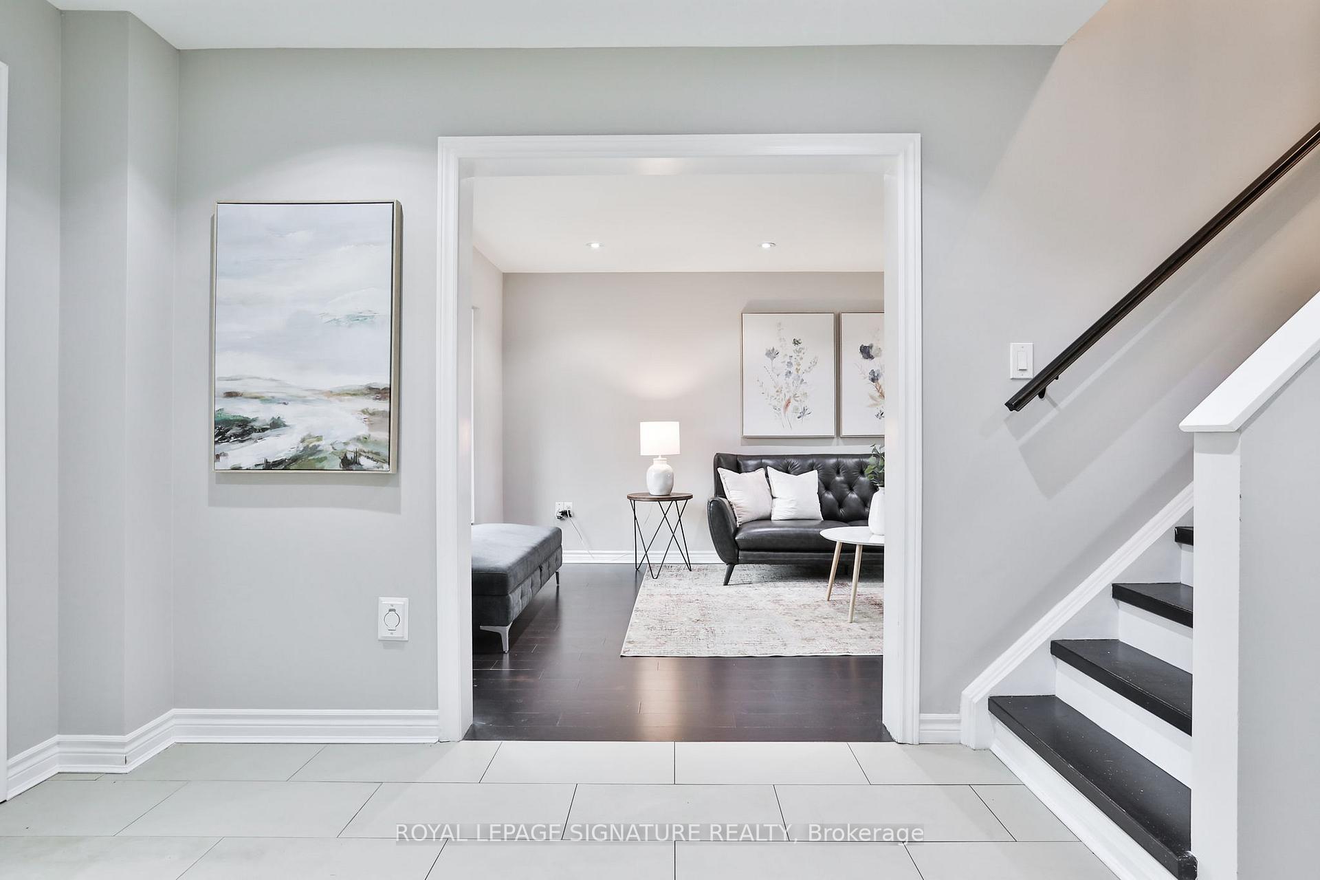 Photo 2 of 14 Grand Forest Drive, Barrie, Bayshore — HOMEH
