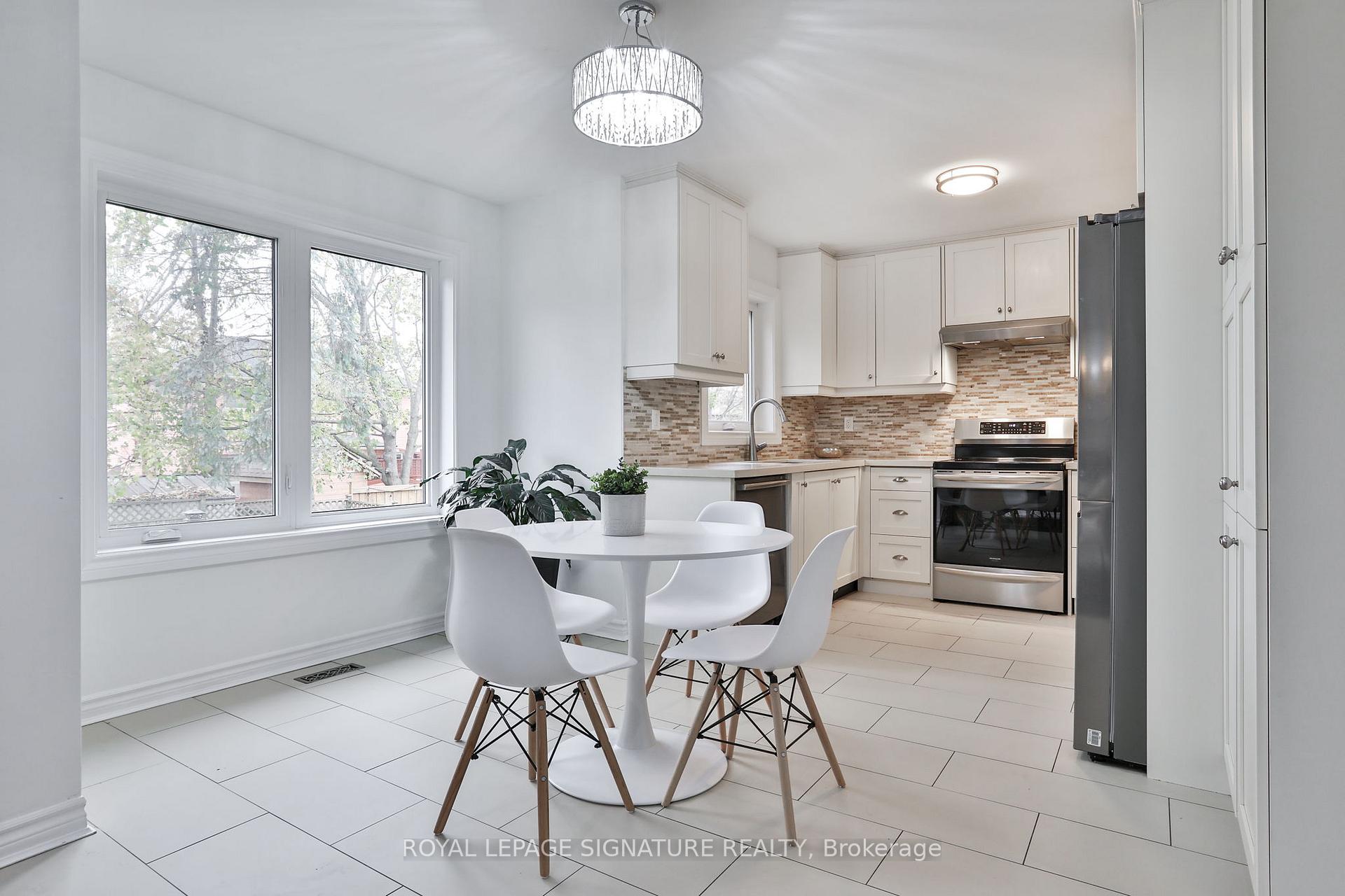 Photo 6 of 14 Grand Forest Drive, Barrie, Bayshore — HOMEH