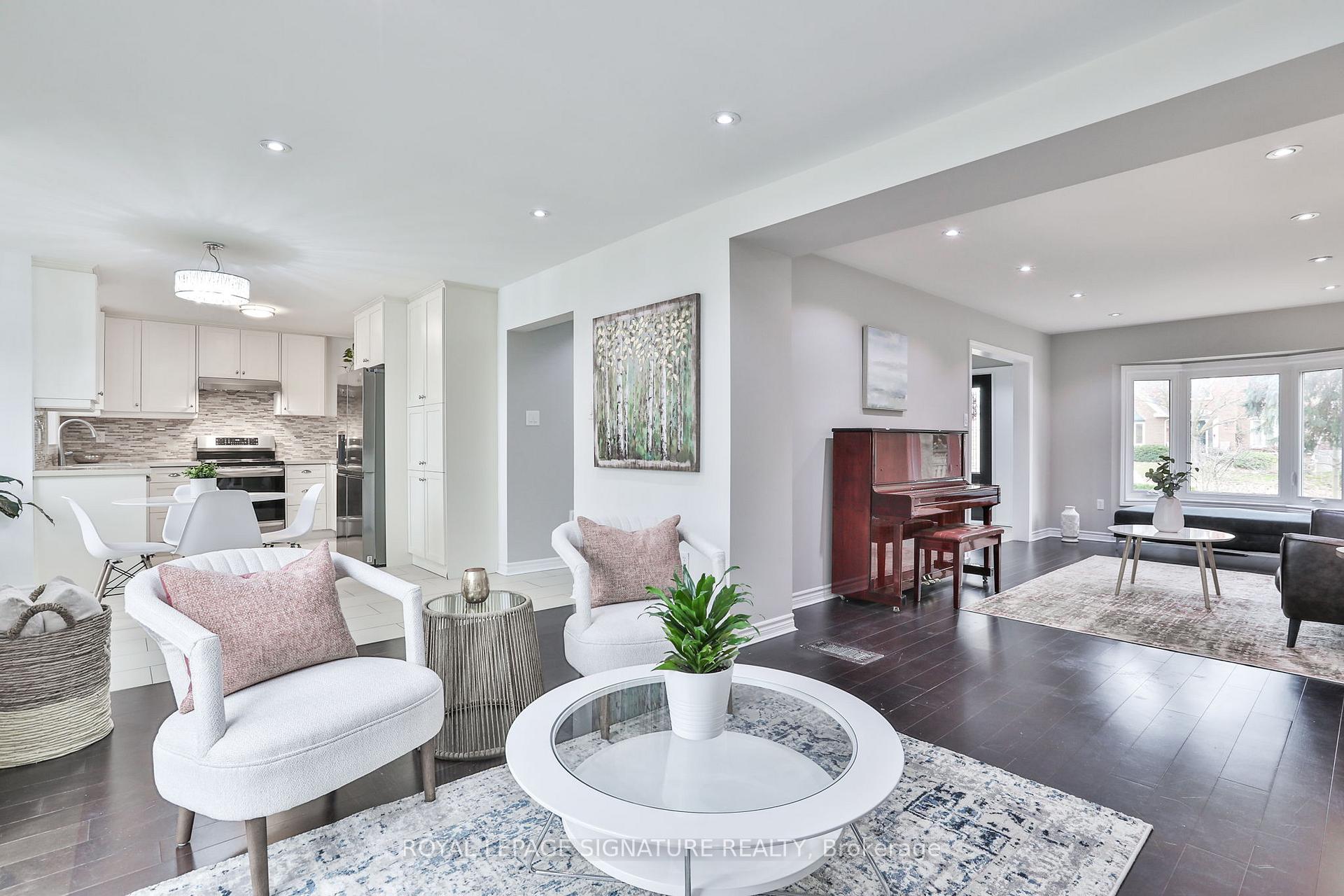 Photo 12 of 14 Grand Forest Drive, Barrie, Bayshore — HOMEH