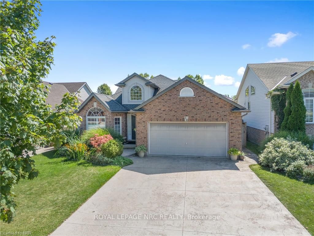 Photo 3 of 12 Briarwood Drive, St. Catharines, Rykert/Vansickle — HOMEH