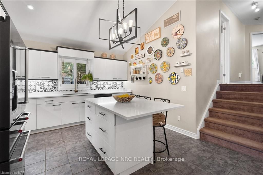 Photo 12 of 12 Briarwood Drive, St. Catharines, Rykert/Vansickle — HOMEH