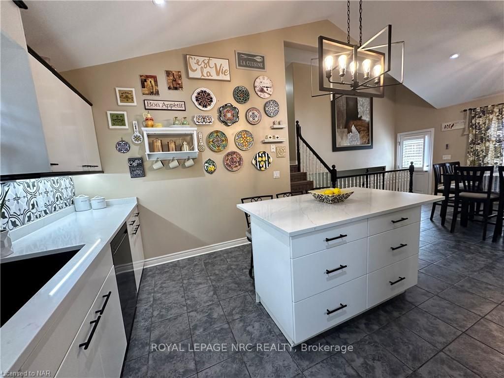 Photo 14 of 12 Briarwood Drive, St. Catharines, Rykert/Vansickle — HOMEH