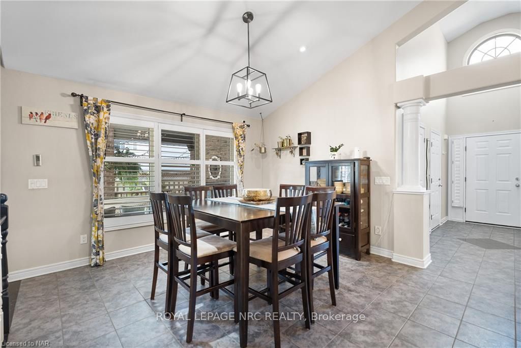 Photo 16 of 12 Briarwood Drive, St. Catharines, Rykert/Vansickle — HOMEH