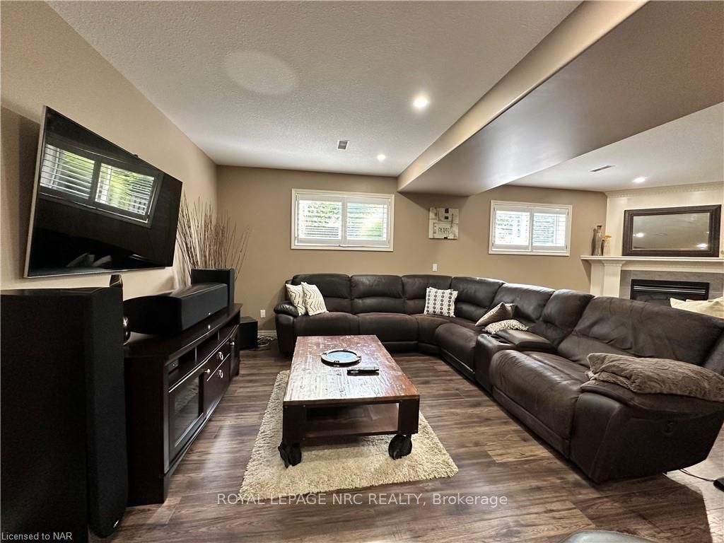 Photo 24 of 12 Briarwood Drive, St. Catharines, Rykert/Vansickle — HOMEH