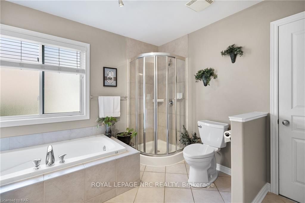 Photo 33 of 12 Briarwood Drive, St. Catharines, Rykert/Vansickle — HOMEH