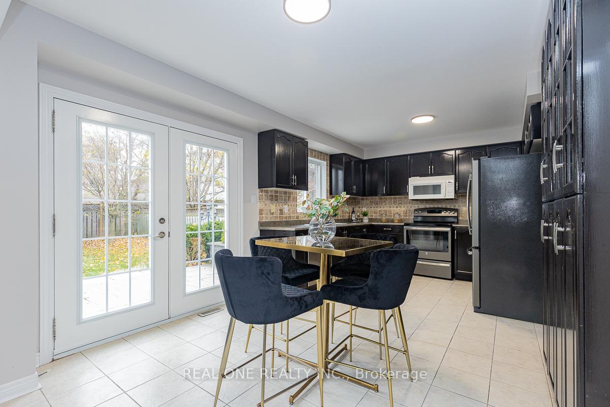 Photo 9 of 227 Esther Drive, Barrie, Painswick South — HOMEH