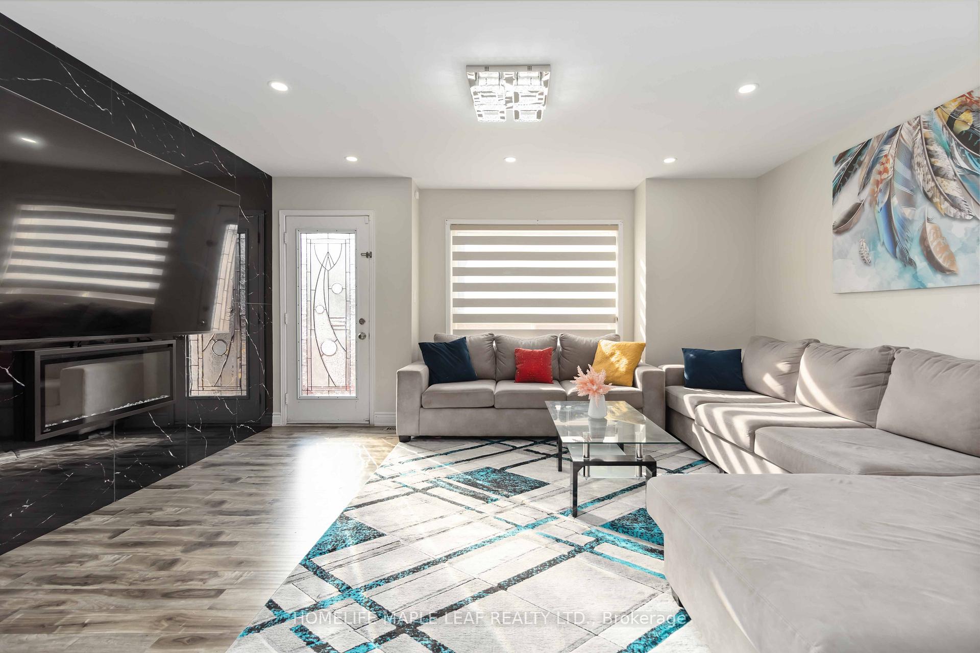 Photo 1 of 43 Schooner Drive, Brampton, Fletcher's Meadow — HOMEH