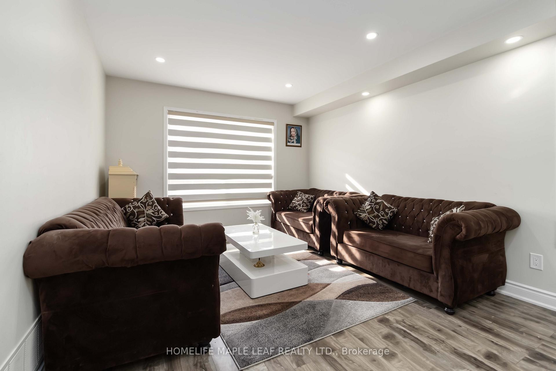 Photo 11 of 43 Schooner Drive, Brampton, Fletcher's Meadow — HOMEH