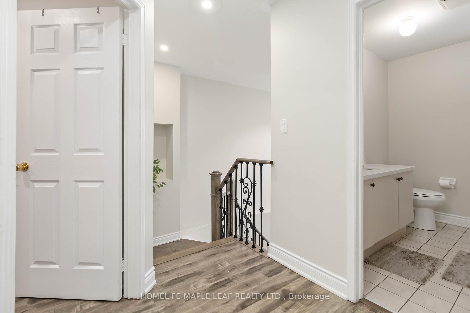 Photo 4 of 43 Schooner Drive, Brampton, Fletcher's Meadow — HOMEH