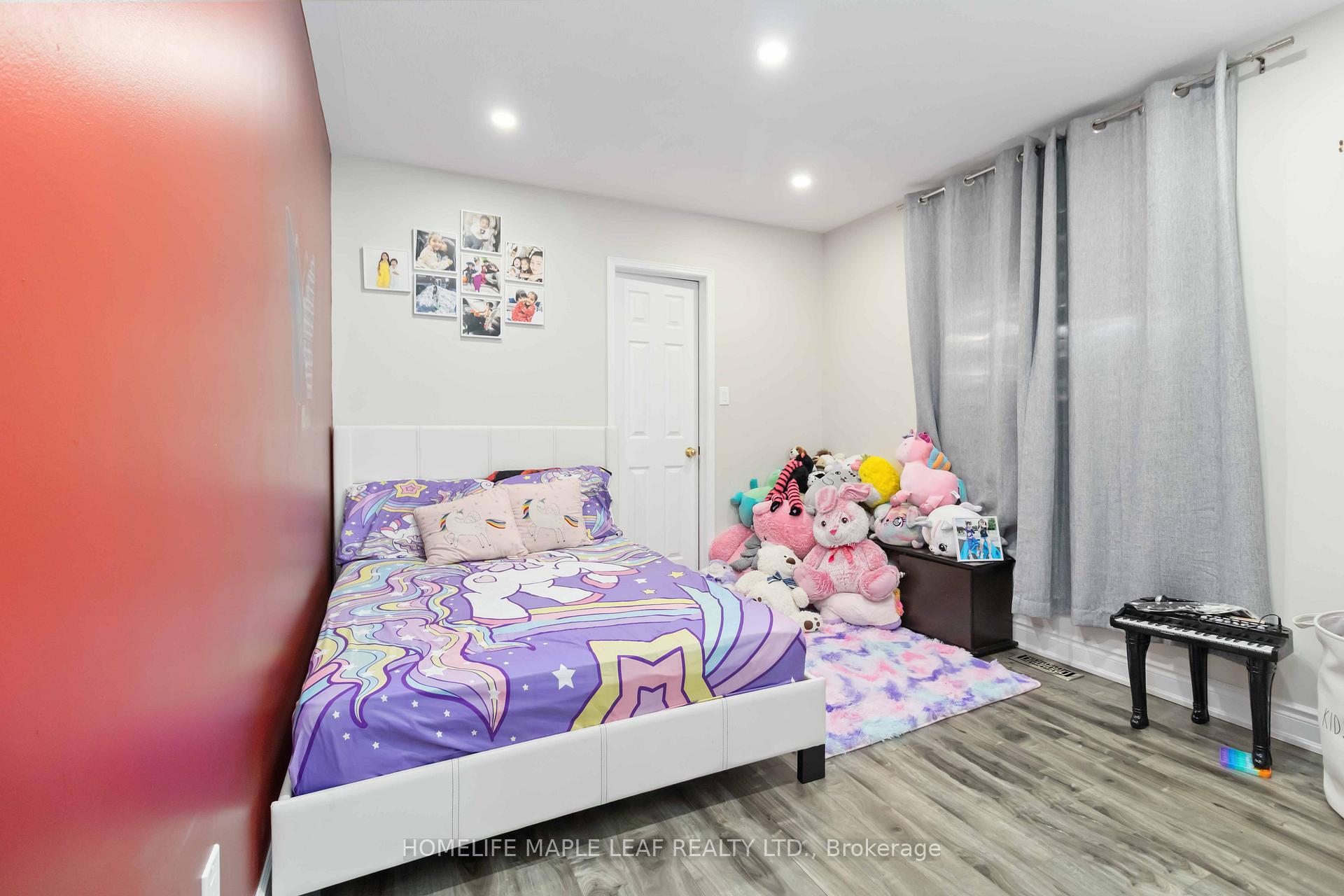Photo 5 of 43 Schooner Drive, Brampton, Fletcher's Meadow — HOMEH