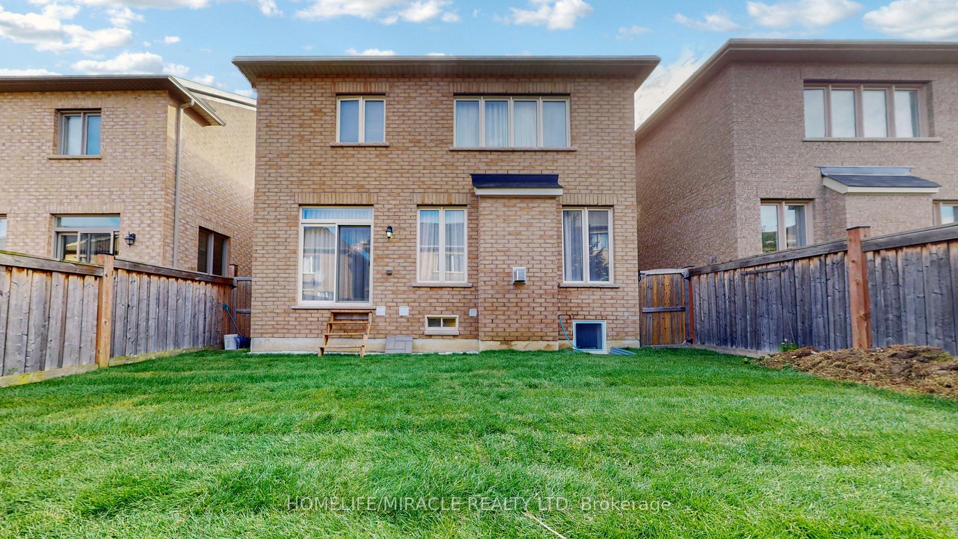 Photo 33 of 101 George Robinson Drive, Brampton, Credit Valley — HOMEH