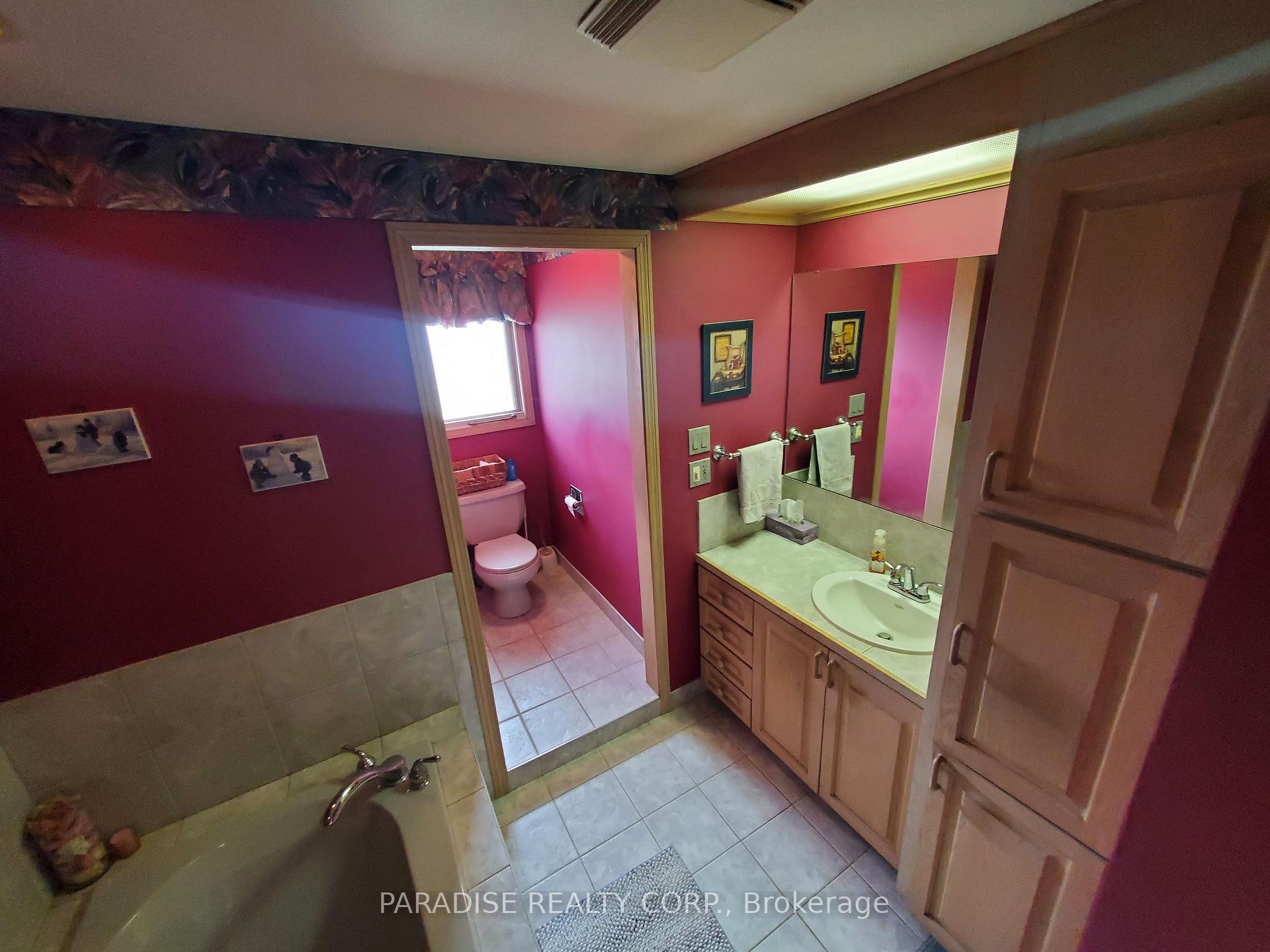 Photo 13 of 18 Willcher Drive, St. Catharines, Lakeshore — HOMEH