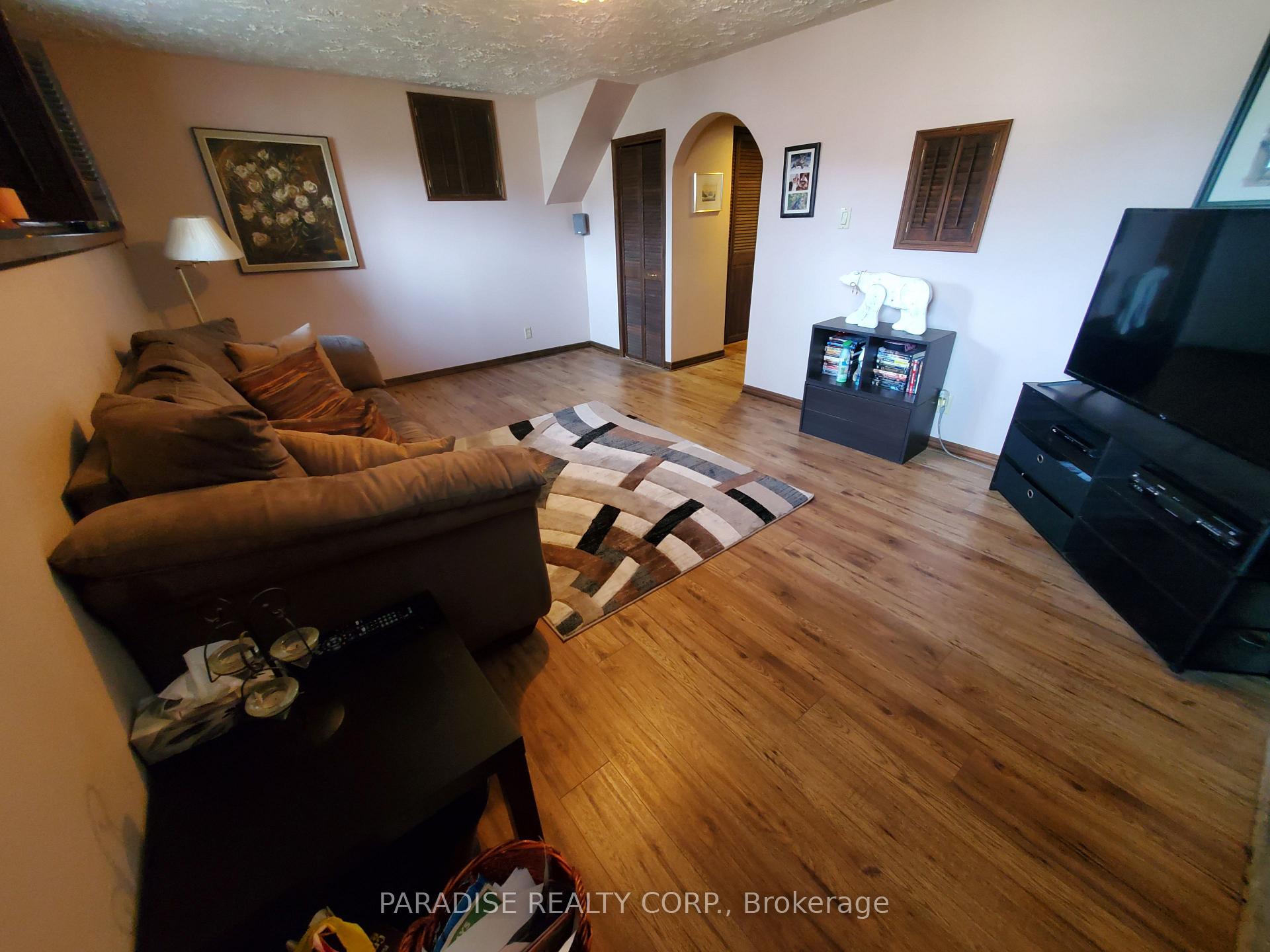 Photo 23 of 18 Willcher Drive, St. Catharines, Lakeshore — HOMEH