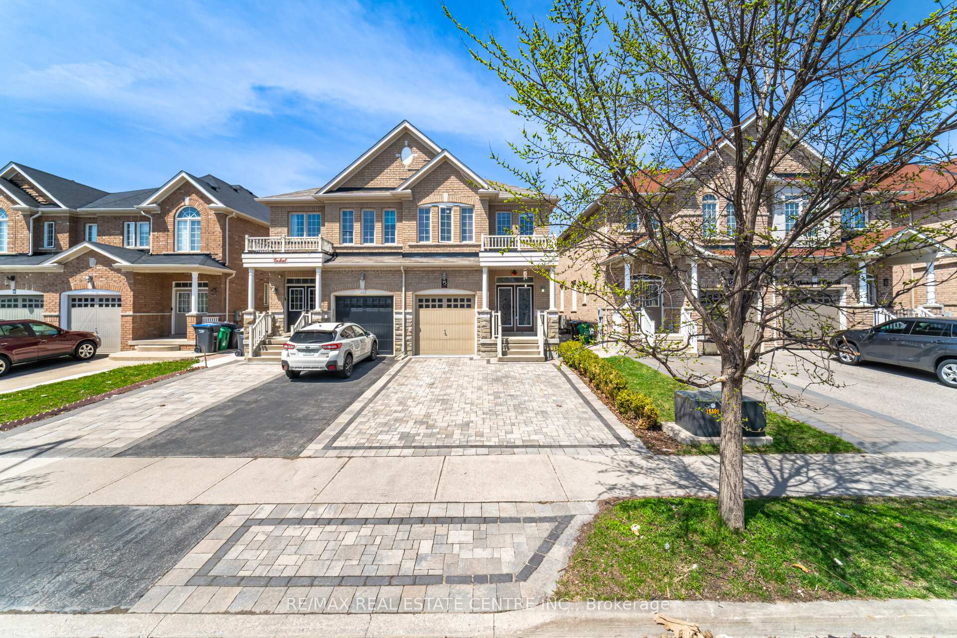 Front of 15 Vanderpool Crescent