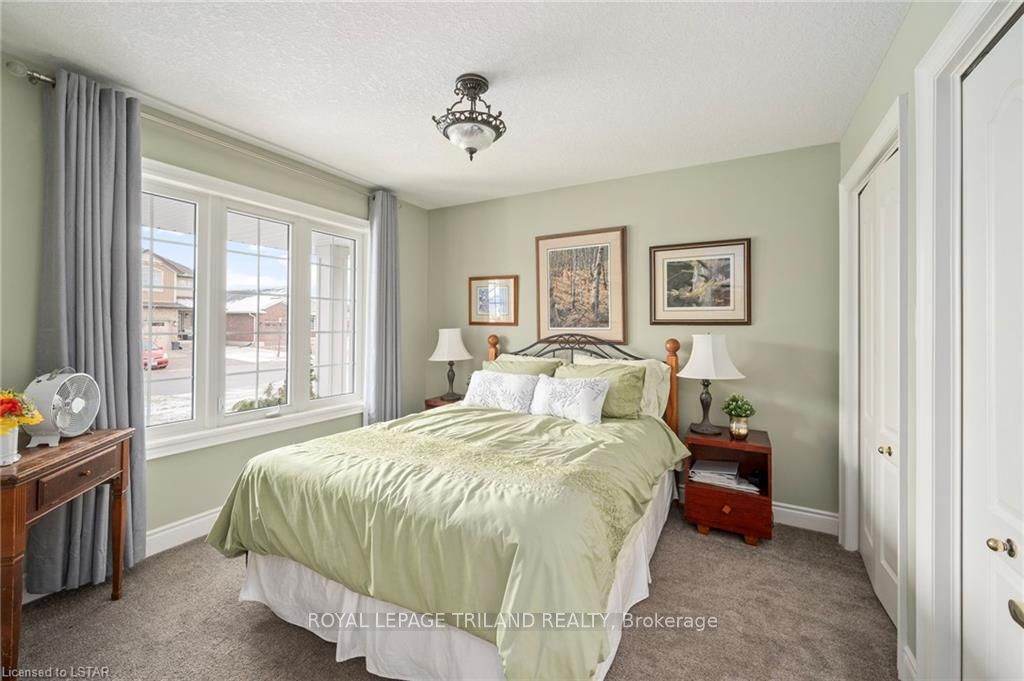 Photo 5 of 45 Westlake Drive, St. Thomas — HOMEH